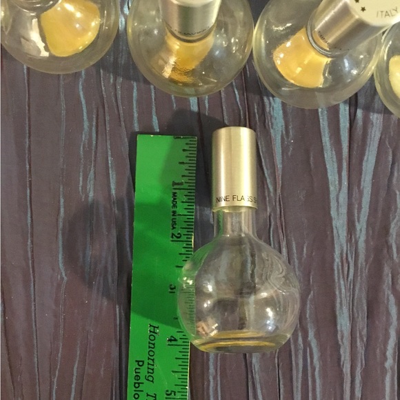 VTG 1960’s COLOGNE BOTTLES FROM NINE FLAGS INTERNATIONAL - Picture 8 of 9